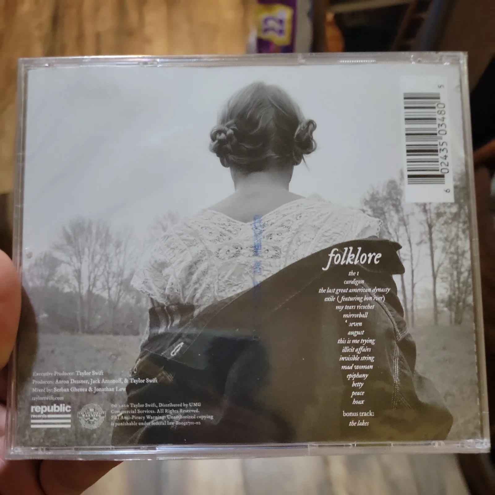 Signed Taylor Swift Folklore CD - Still In Plastic (Crack in jewel case), image 3