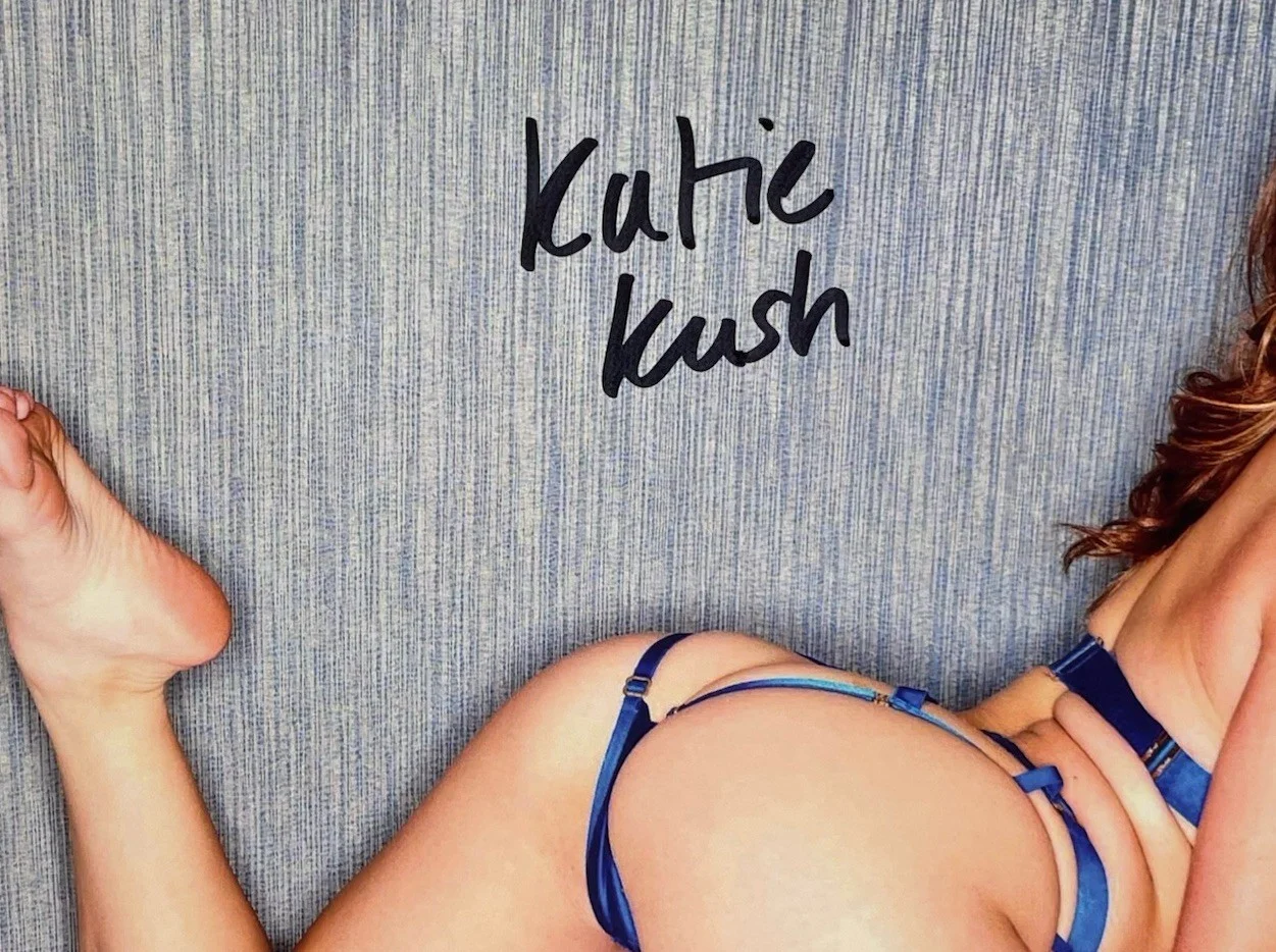 Katie Kush — Katie Kush hand signed authentic 8x10 photo Adult star, изображение 2