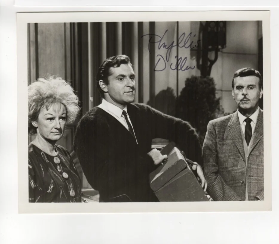 Phyllis Diller — Phyllis Diller lot 2 Signed Photos "LOVE YOU LADIES+ 1995" RIP 2012, image 2