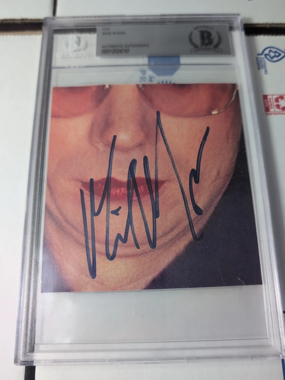 Mike Myers — Mike Myers Autograph Beckett Cut
