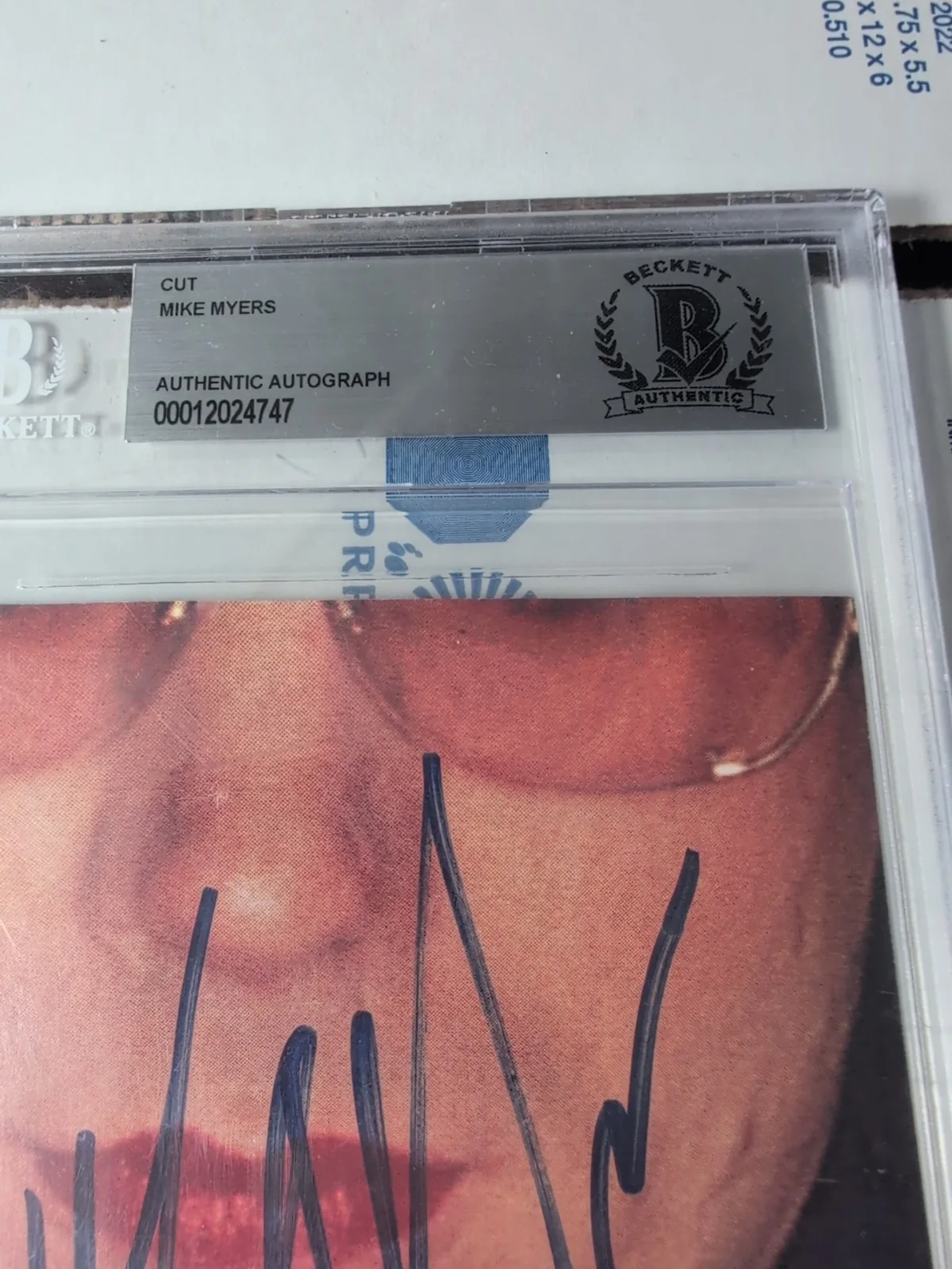 Mike Myers — Mike Myers Autograph Beckett Cut, image 2