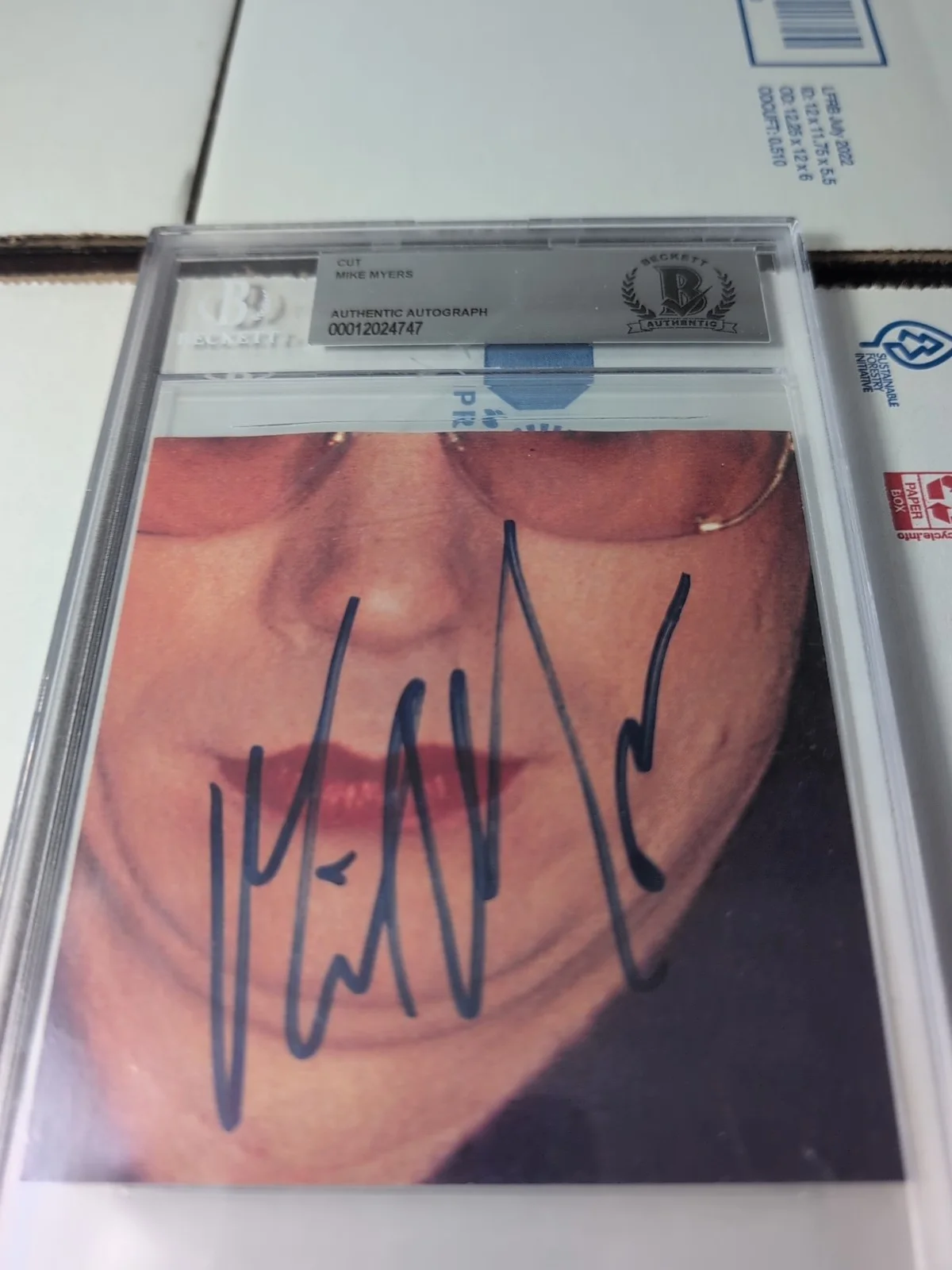 Mike Myers — Mike Myers Autograph Beckett Cut, image 5