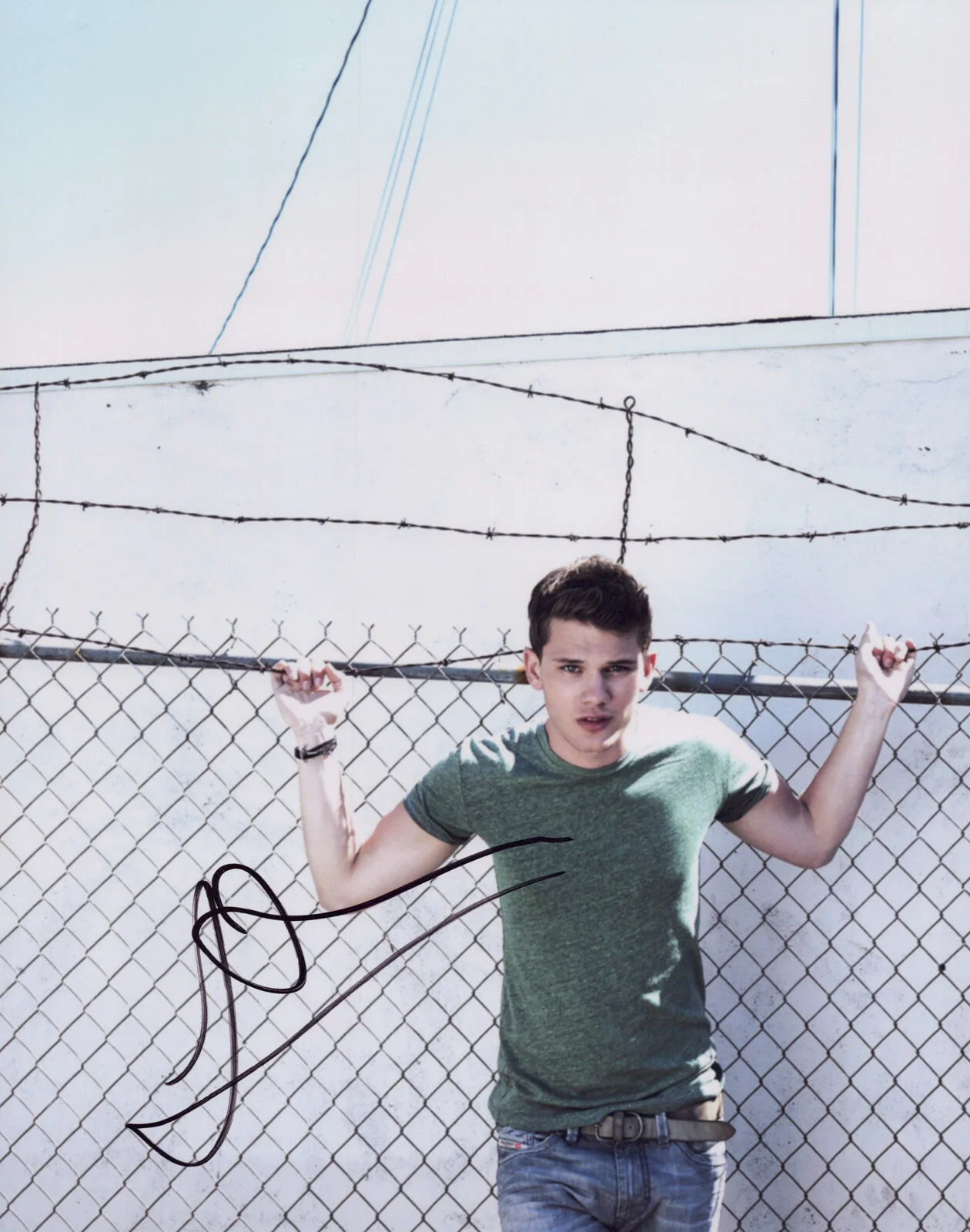 JEREMY IRVINE — Jeremy Irvine signed Autographed 8x10 Photo RETURN TO SILENT HILL Hot SEXY a COA, изображение 2