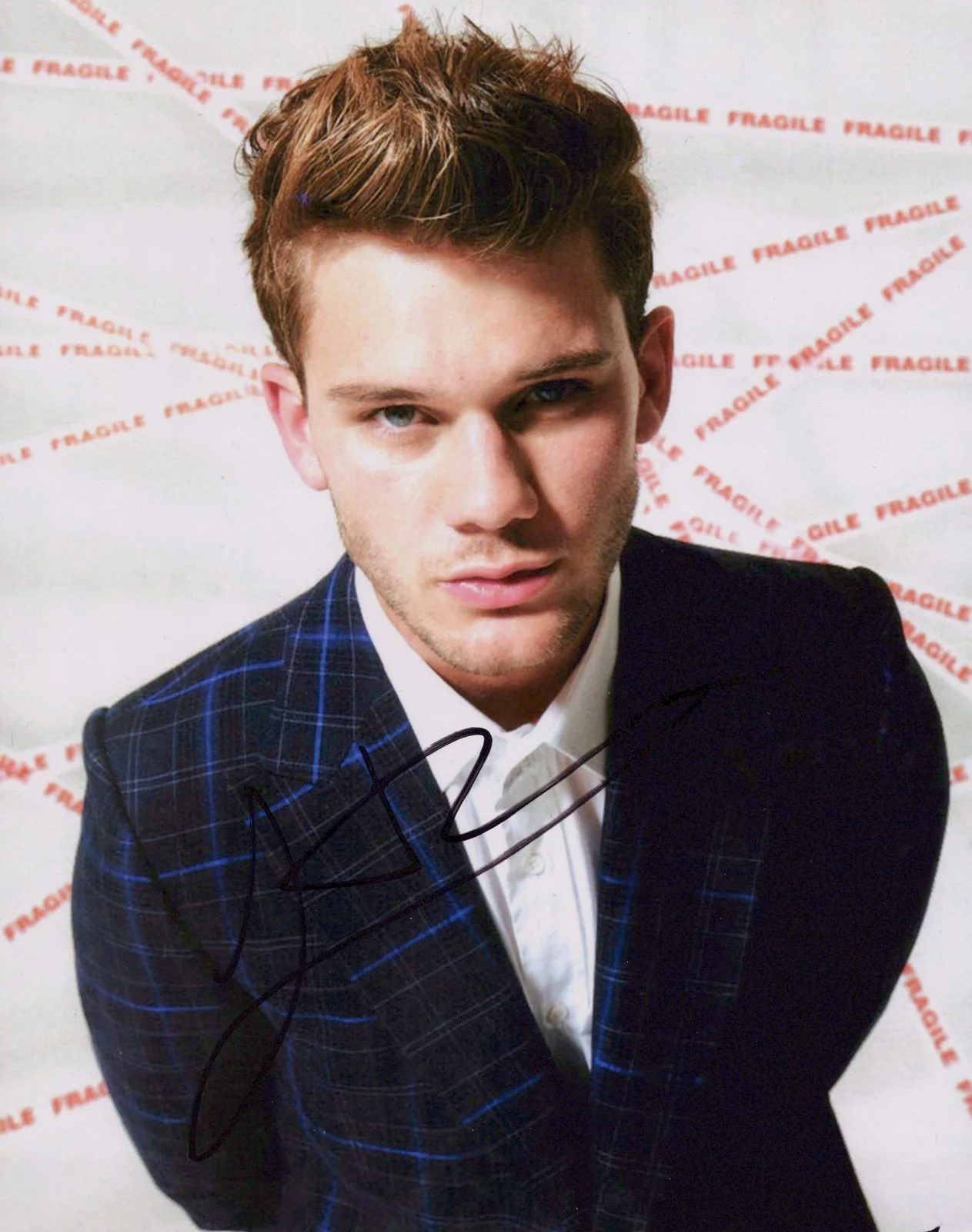 JEREMY IRVINE — Jeremy Irvine signed Autograph 8x10 Photo EXACT PROOF Return To Silent Hill COA, изображение 3
