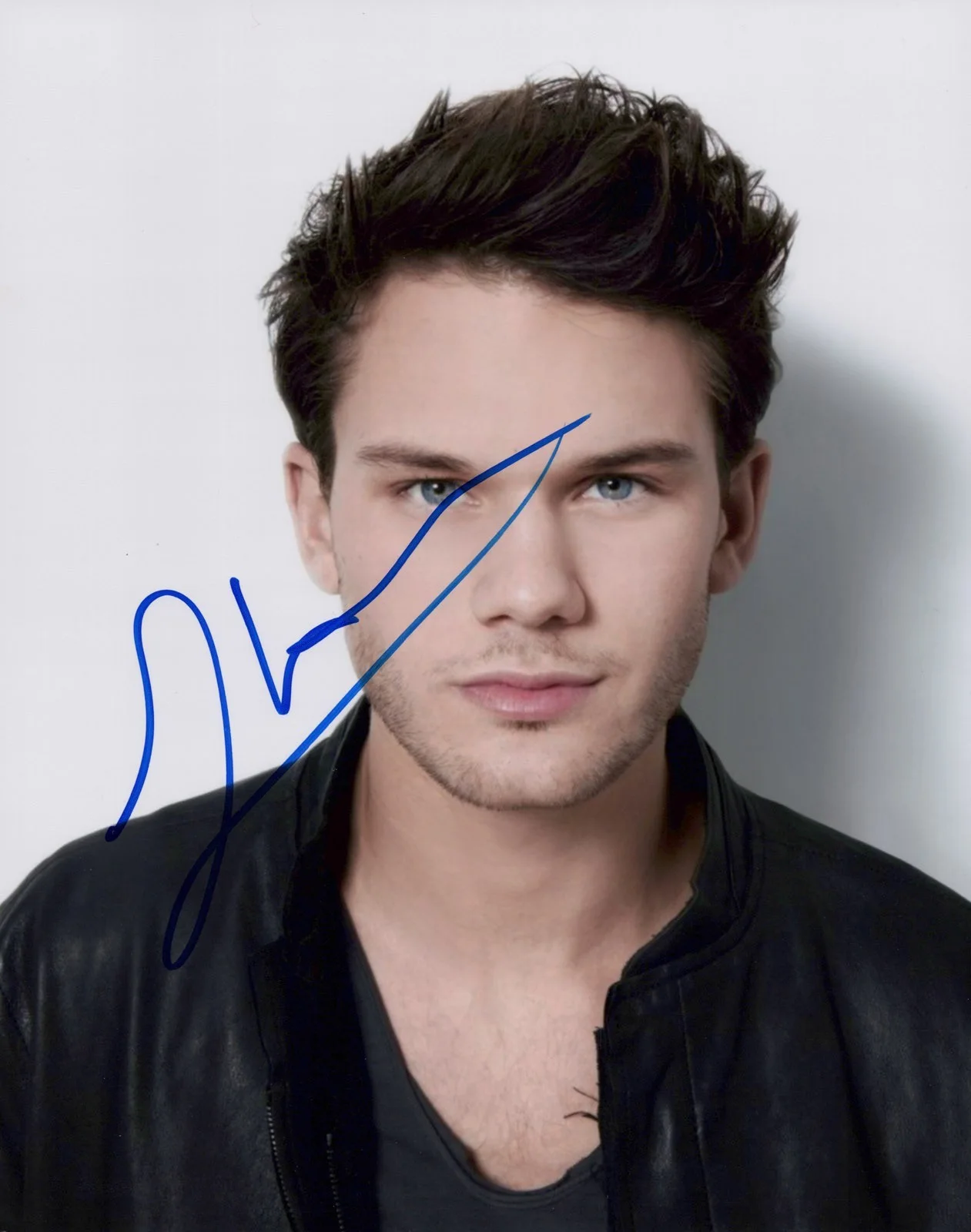 JEREMY IRVINE — Jeremy Irvine signed Autographed 8x10 Photo RETURN TO SILENT HILL Hot SEXY b COA, изображение 2