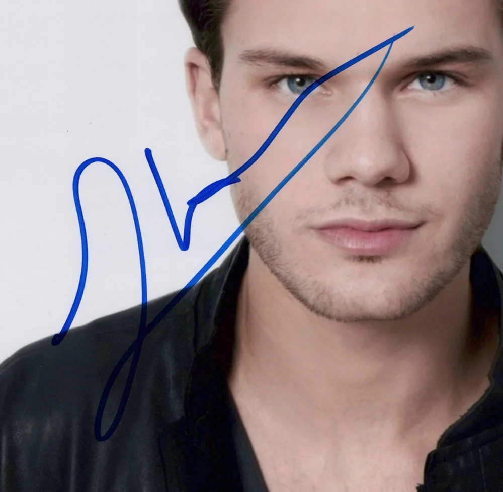 JEREMY IRVINE — Jeremy Irvine signed Autographed 8x10 Photo RETURN TO SILENT HILL Hot SEXY b COA, изображение 3
