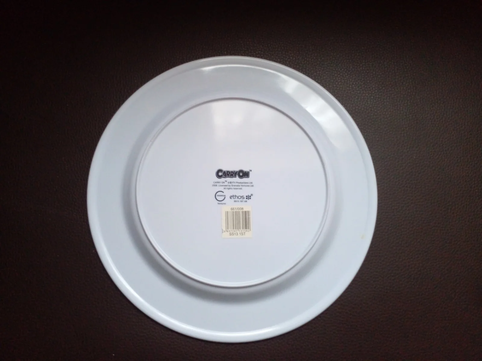 Carry On Camping Film Melamine Plastic Plates x 2 Retro Memorabilia Display, изображение 5