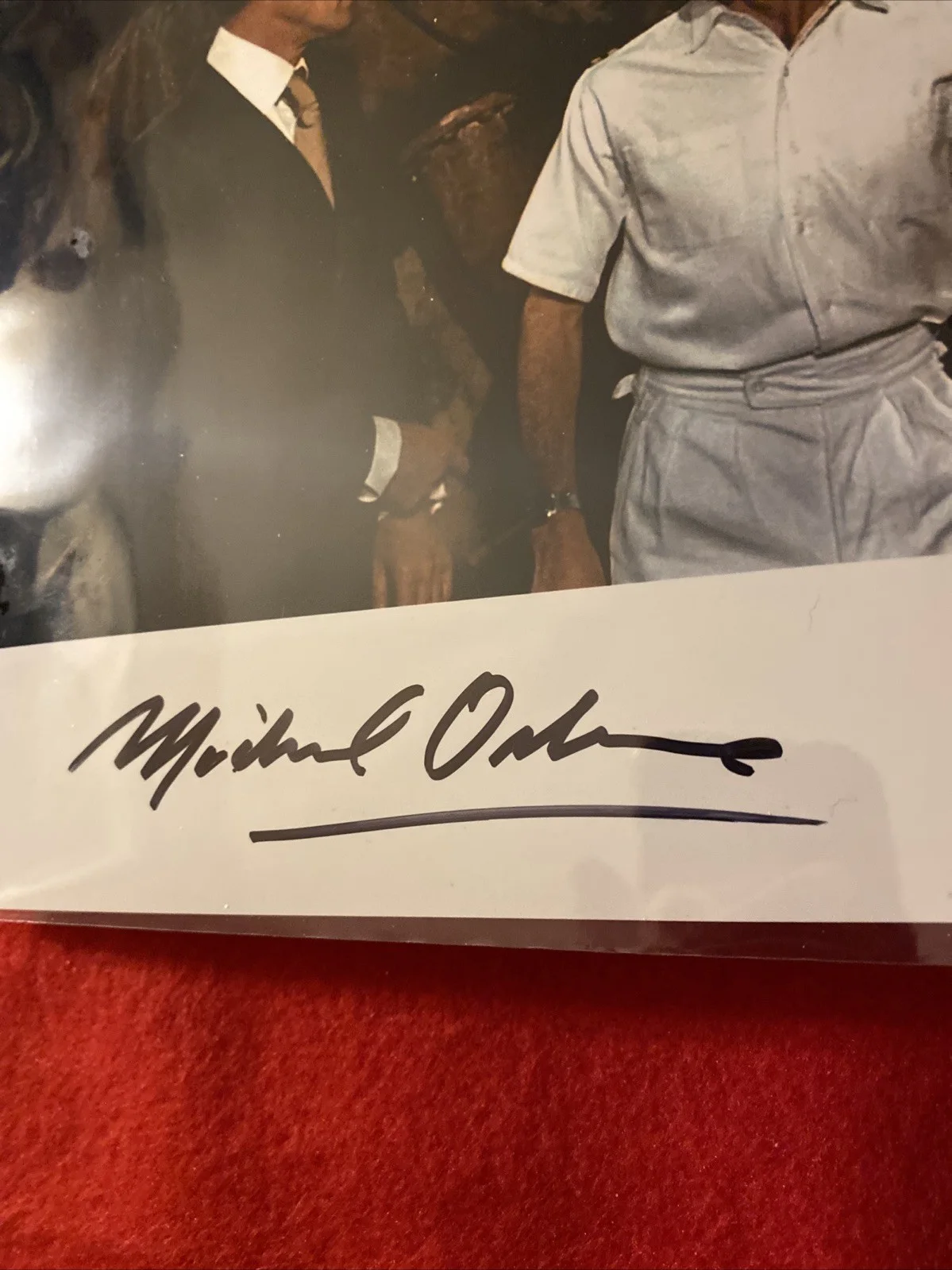 James Bond Autograph 8x10 Photo- Michael Osborne “Man W/ Golden Gun”+ Relic Card, изображение 4