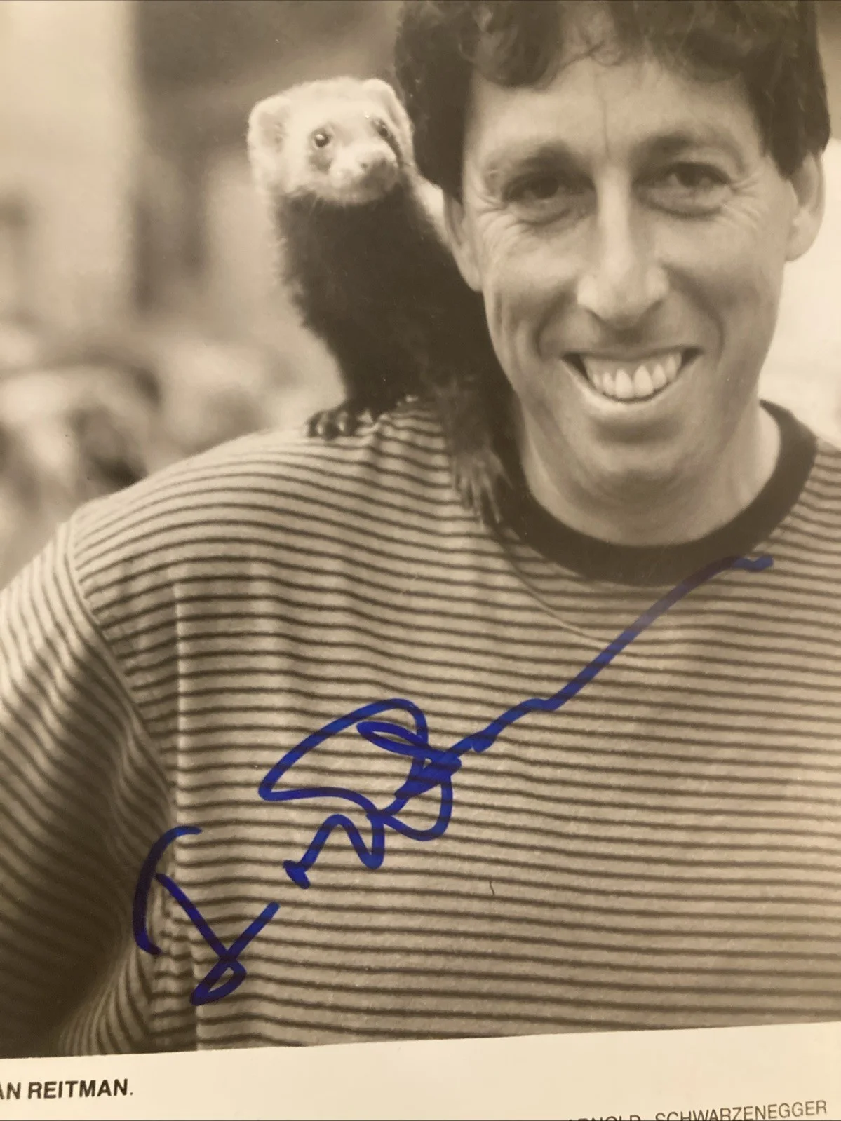 IVAN REITMAN — IVAN REITMAN HAND SIGNED 8X10 PHOTO MOVIE KINDERGARTEN COP DIRECTOR AUTOGRAPH, изображение 2