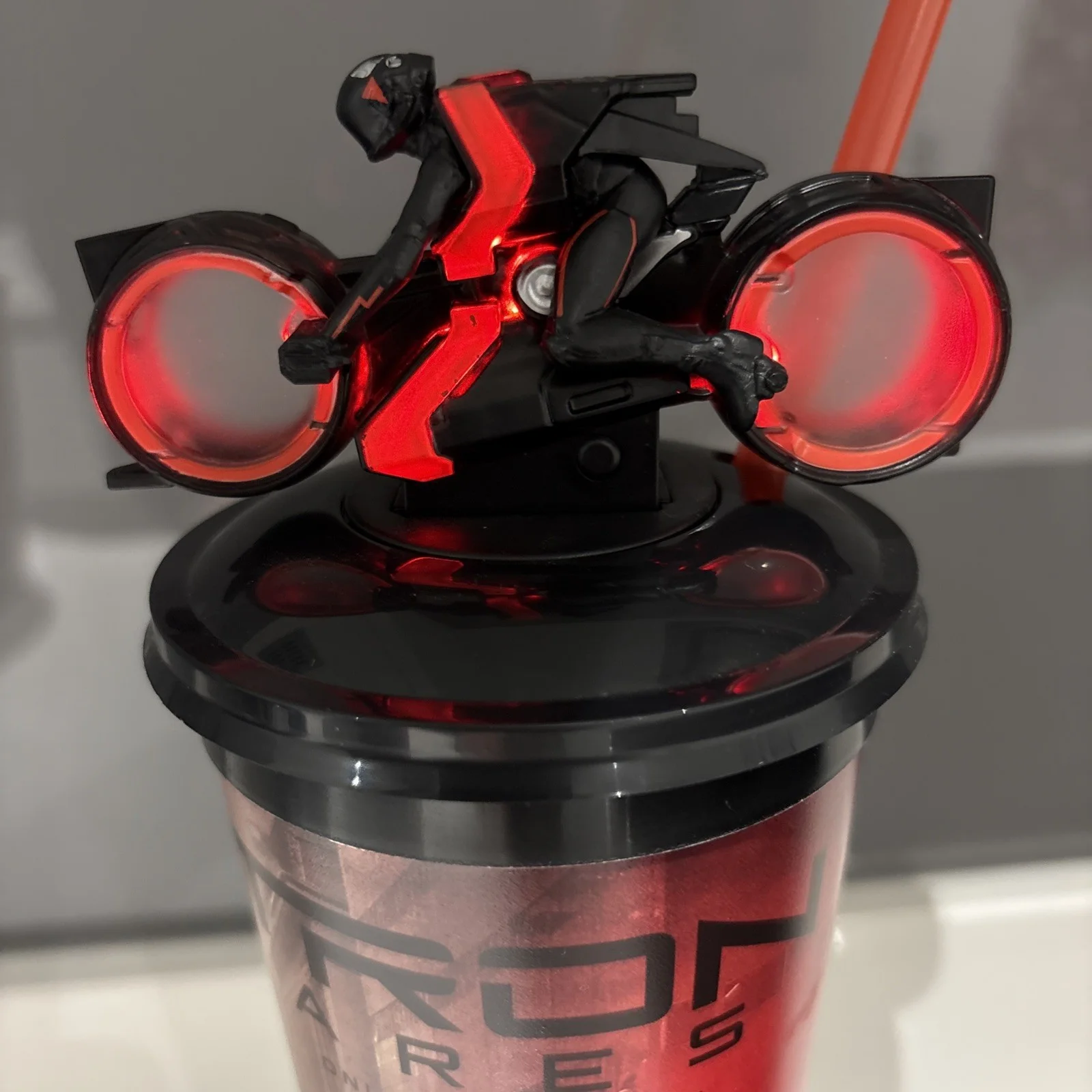 ODEON CINEMA TRON ARES THE CIRCUIT LIGHT UP LIGHTCYCLE CUP+OFFICIAL STRAW UNUSED, image 3