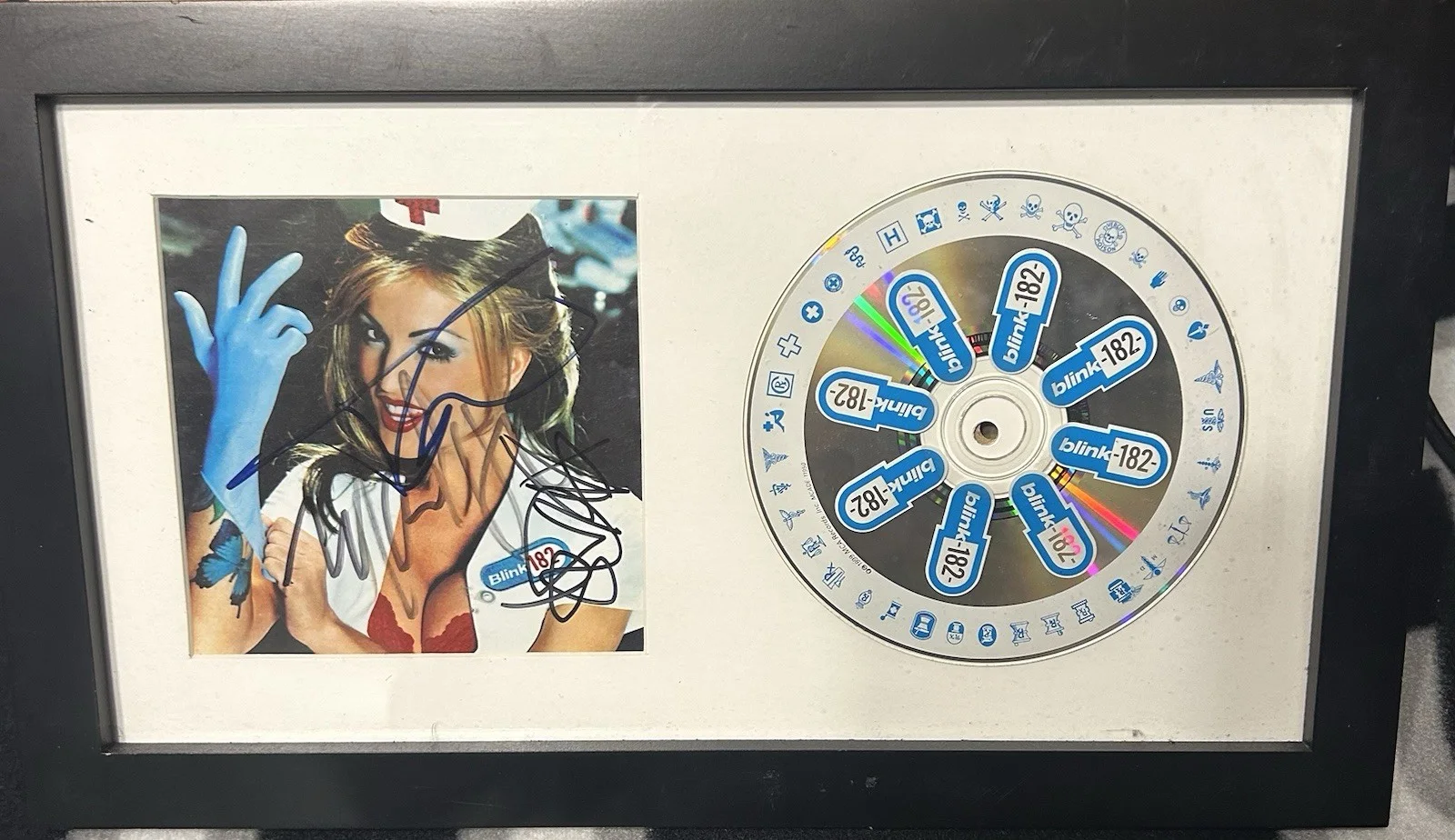 Blink 182 Signed Autographed Enema Of The State CD Booklet Mark, Tom & Travis 🔥, image 2