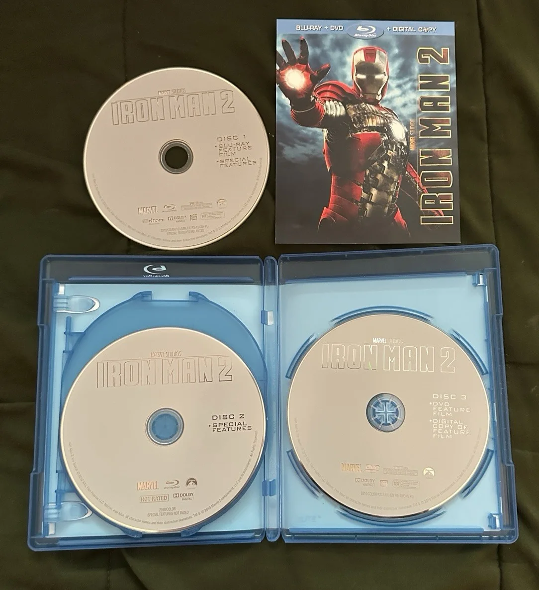 Marvel Avengers - 4 Blu-Ray movies, 1 random comic, Stickers NO DIGITAL COPYS, image 4