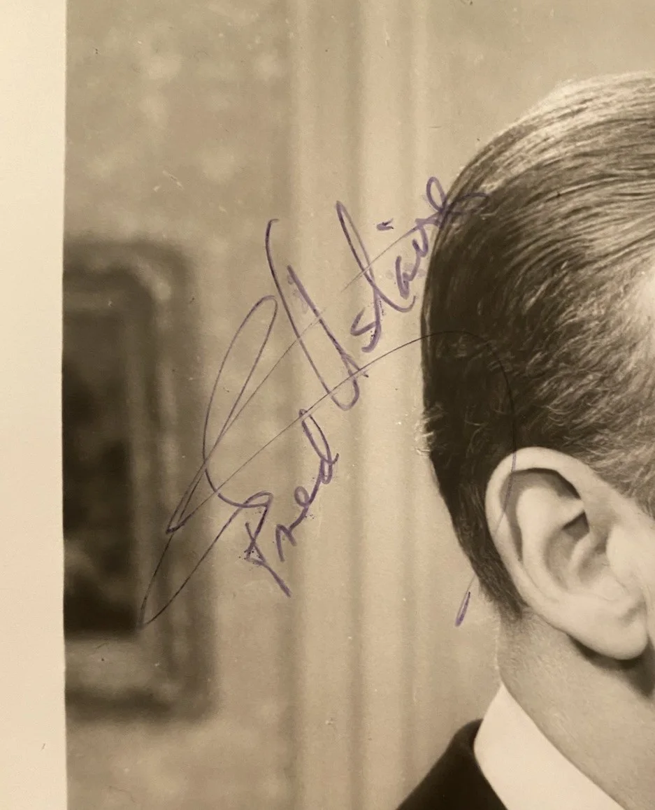 Fred Astaire, Cyd Charisse — Fred Astaire Cyd Charisse Signed Autographed Photo The Band Wagon With COA RARE, изображение 2