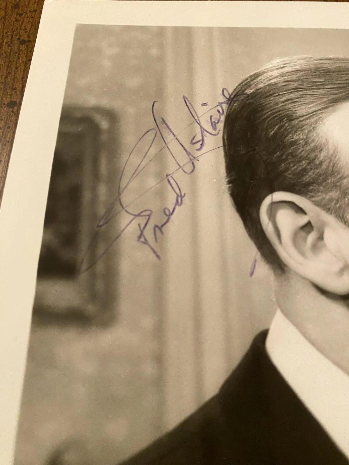 Fred Astaire, Cyd Charisse — Fred Astaire Cyd Charisse Signed Autographed Photo The Band Wagon With COA RARE, изображение 3