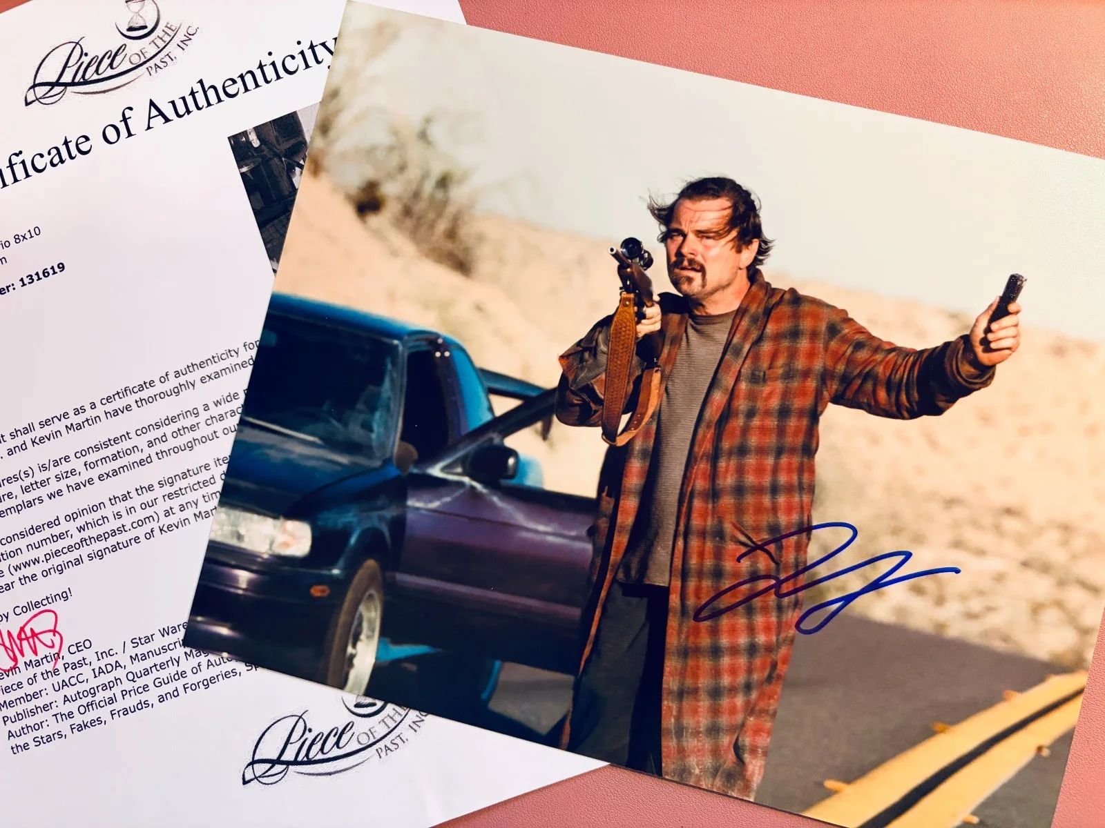 LEONARDO DICAPRIO — Leonardo Dicaprio Signed•*ONE BATTLE AFTER ANOTHER*• 8x10•Piece of the Past COA