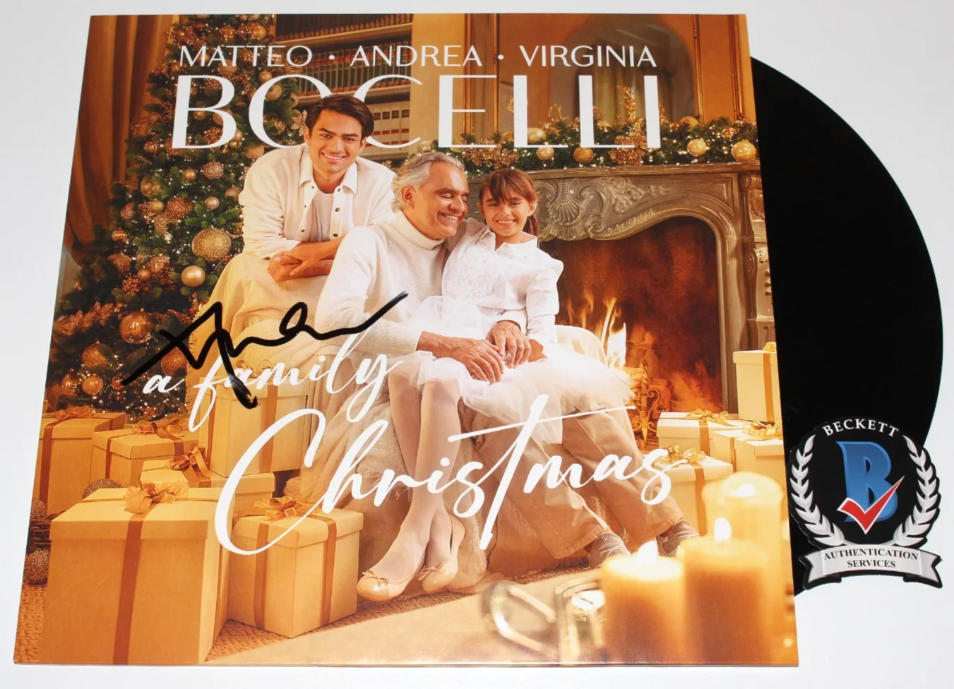 ANDREA BOCELLI SIGNED 'A FAMILY CHRISTMAS' ALBUM VINYL RECORD LP BECKETT BAS COA, изображение 2