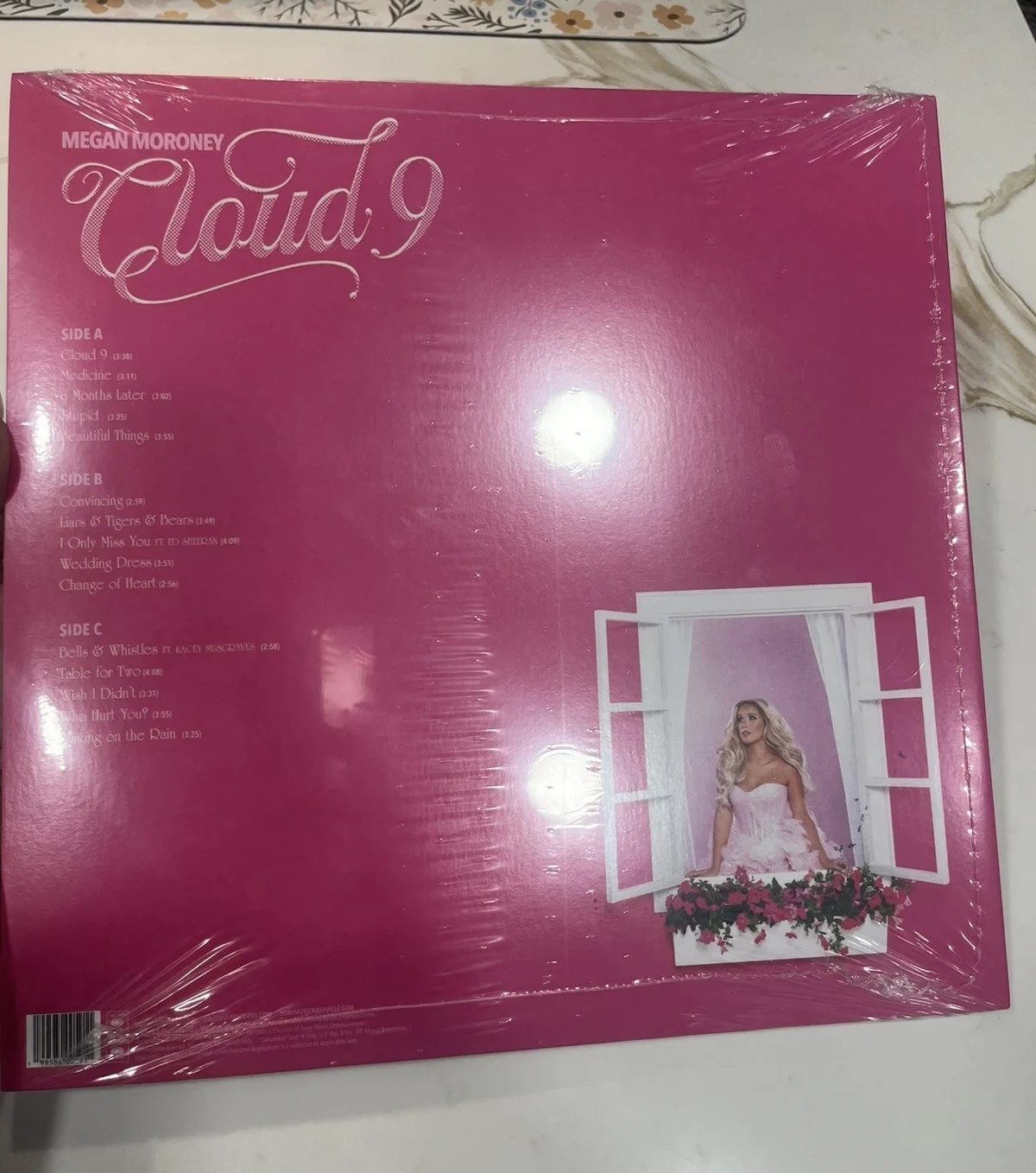 MEGAN MORONEY SIGNED Cloud 9 Signature Pink Vinyl LP, изображение 3