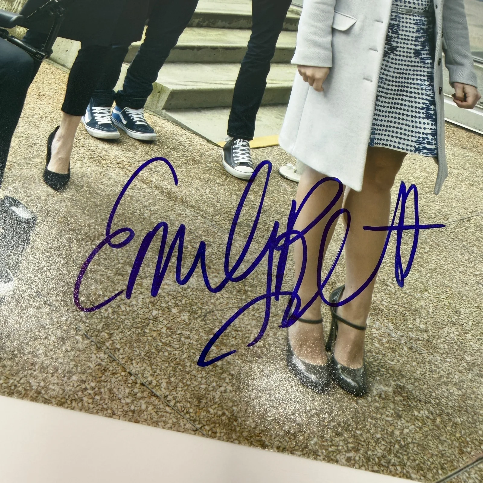 Emily Bett Rickards — Signed Emily Bett Rickards Felicity Smoak Arrow TV 8x10 Photo Official Pix COA, изображение 2