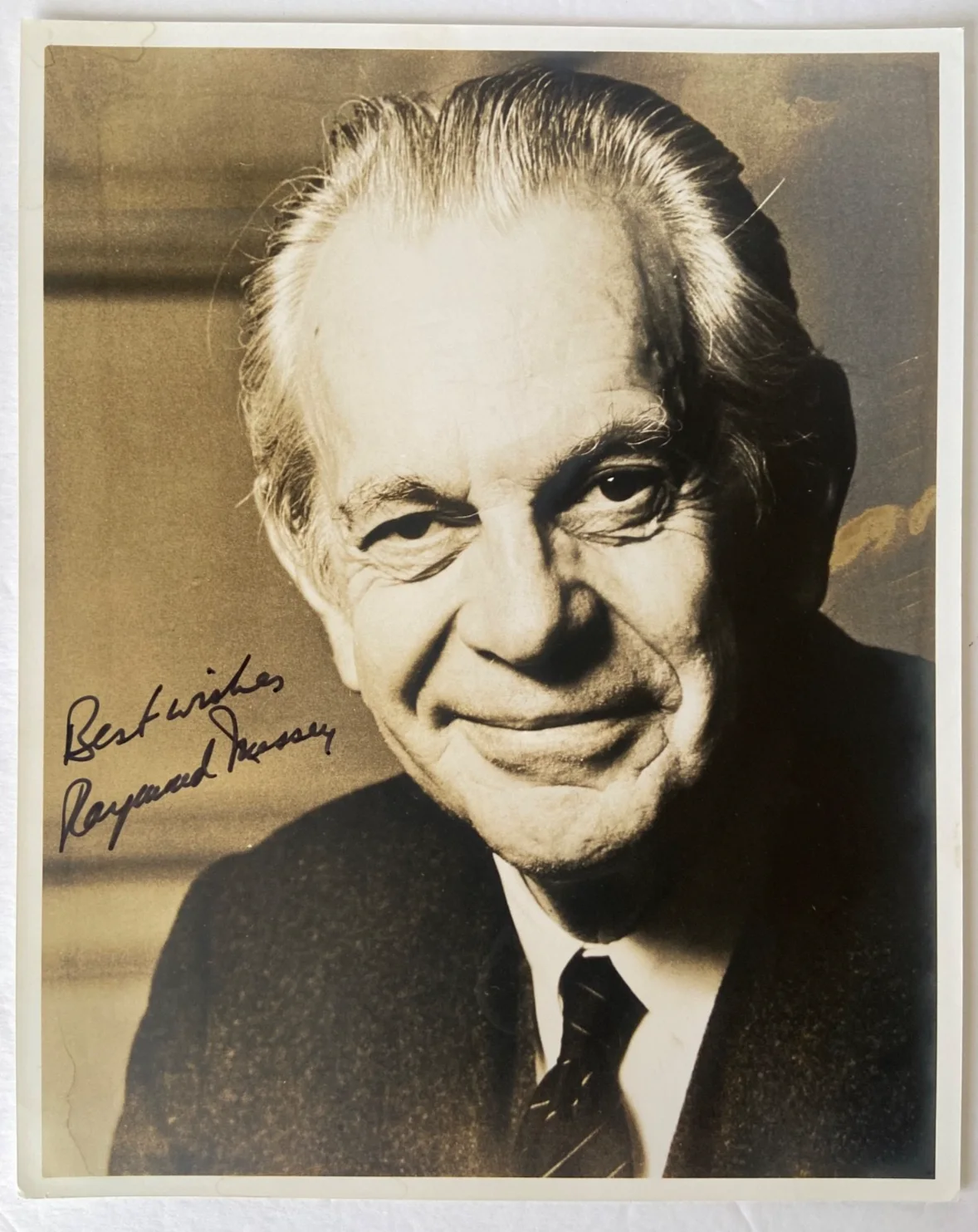 Raymond Massey signed B/W 8"x10" Photograph, изображение 4