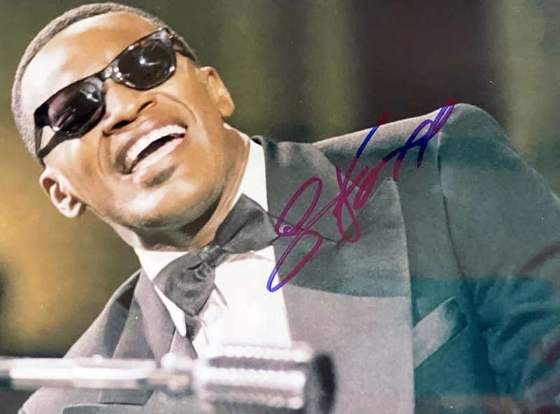 JAMIE FOXX Signed Autograph Color Photo, "RAY" Genuine COA, UACC RD228, blue ink, изображение 4