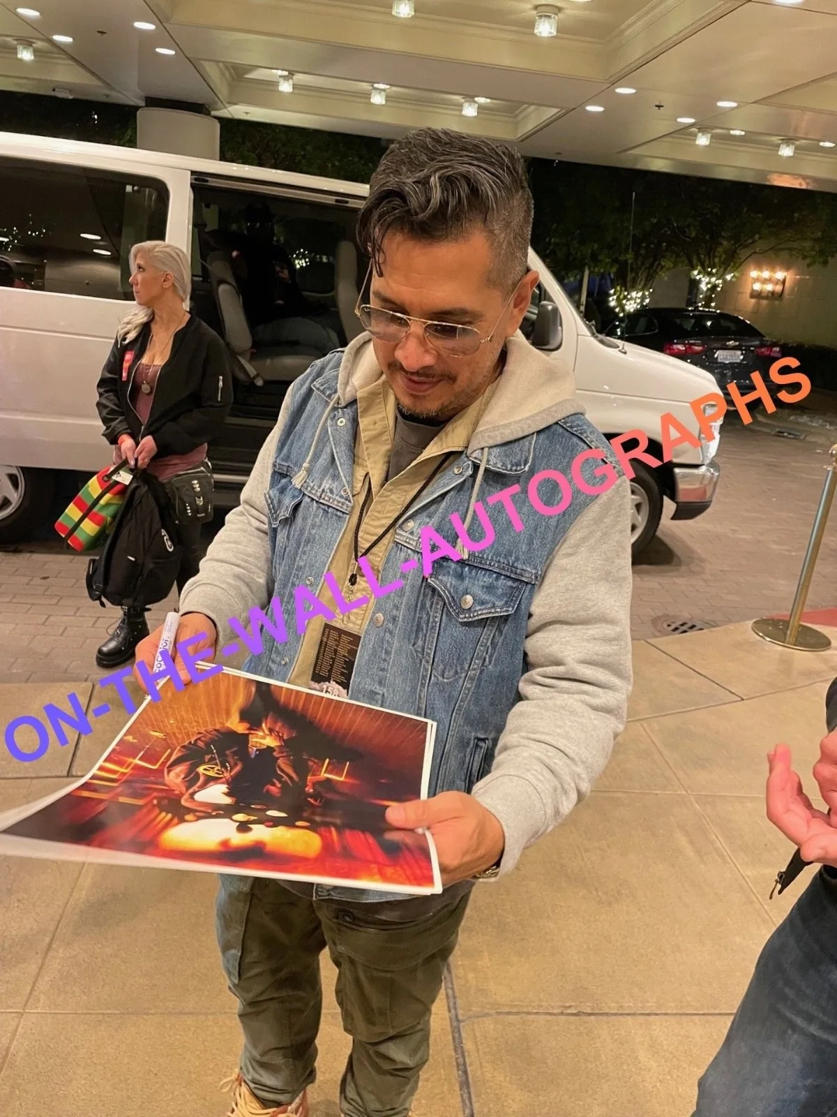 DANNY HASTINGS HAND SIGNED AUTOGRAPHED ICONIC WU-TANG ALBUM COVER PHOTO! W/PROOF, изображение 3