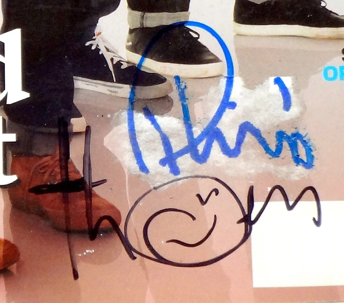 RADIOHEAD HAND SIGNED AUTOGRAPHED ROLLING STONE MAGAZINE! RARE WITH PROOF + COA!, image 2