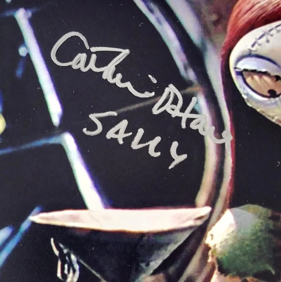 Catherine O'Hara — Catherine O'Hara signed "Sally" Nightmare Before Christmas 8x10 Photo auto JSA, изображение 2