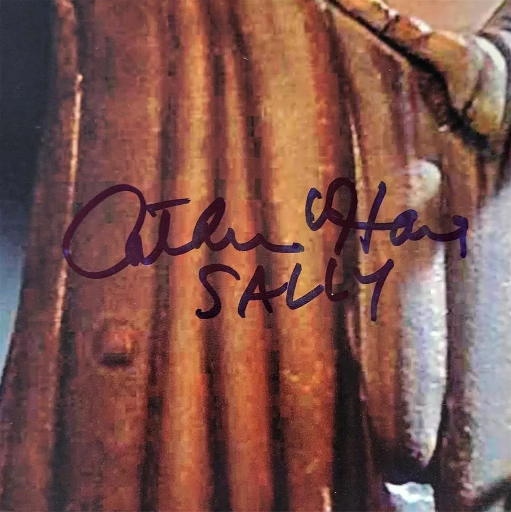 Catherine O'Hara — Catherine O'Hara signed "Sally" Nightmare Before Christmas 11x14 Photo auto JSA, изображение 2