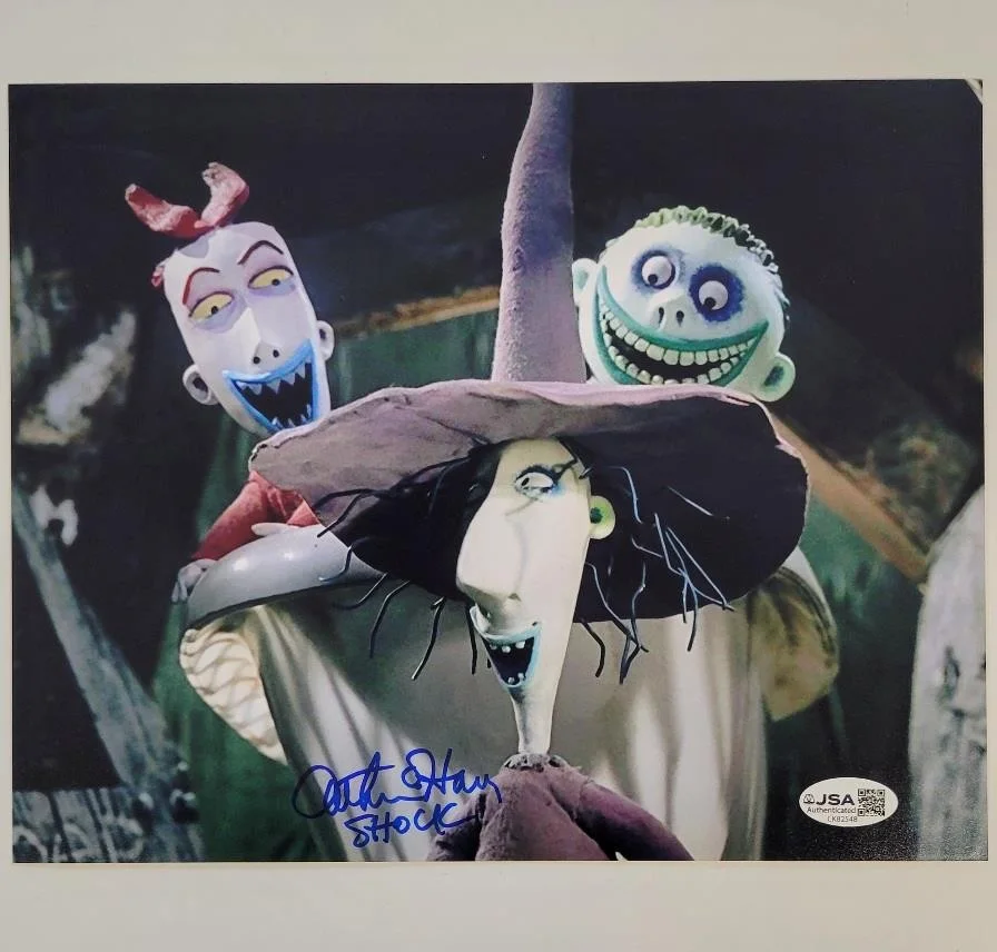 Catherine O'Hara — Catherine O'Hara signed "Shock" Nightmare Before Christmas 8x10 Photo auto JSA, изображение 2