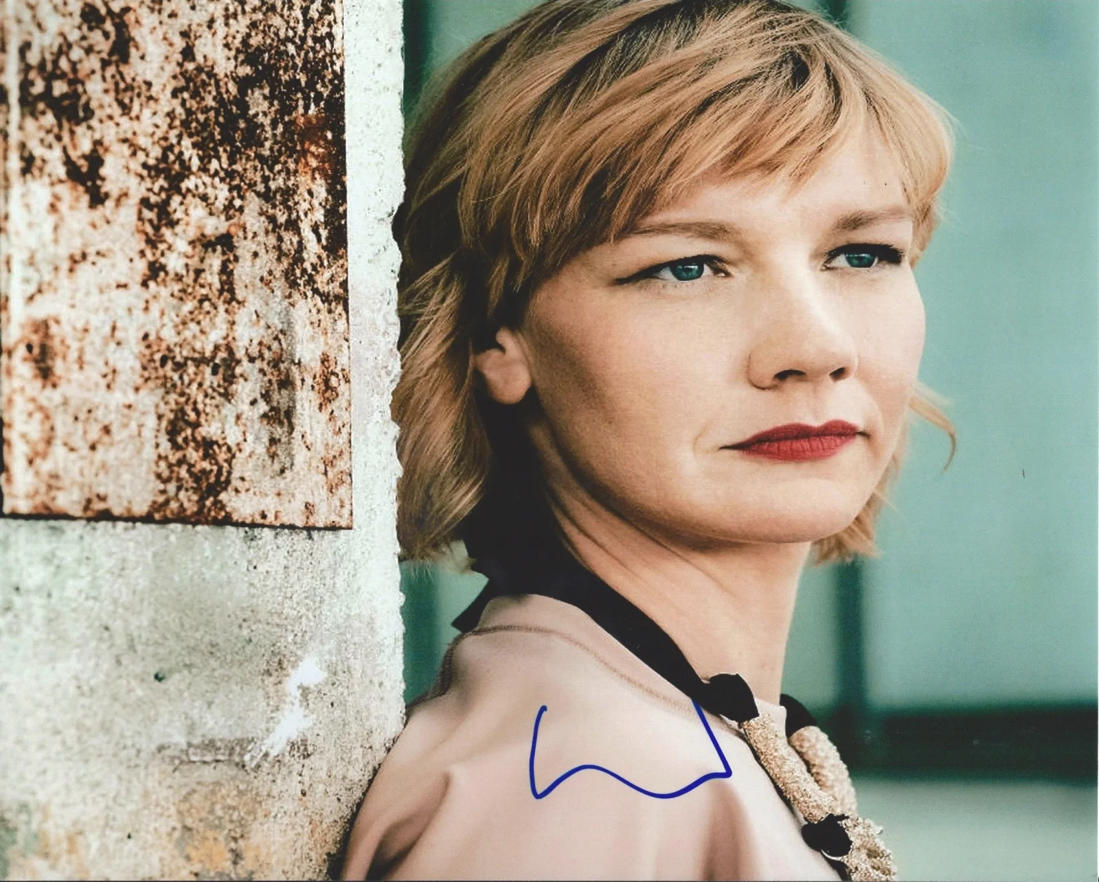 Sandra Huller — Sandra Huller signed 8x10 photo - Requiem, Toni Erdmann. Project Hail Mary