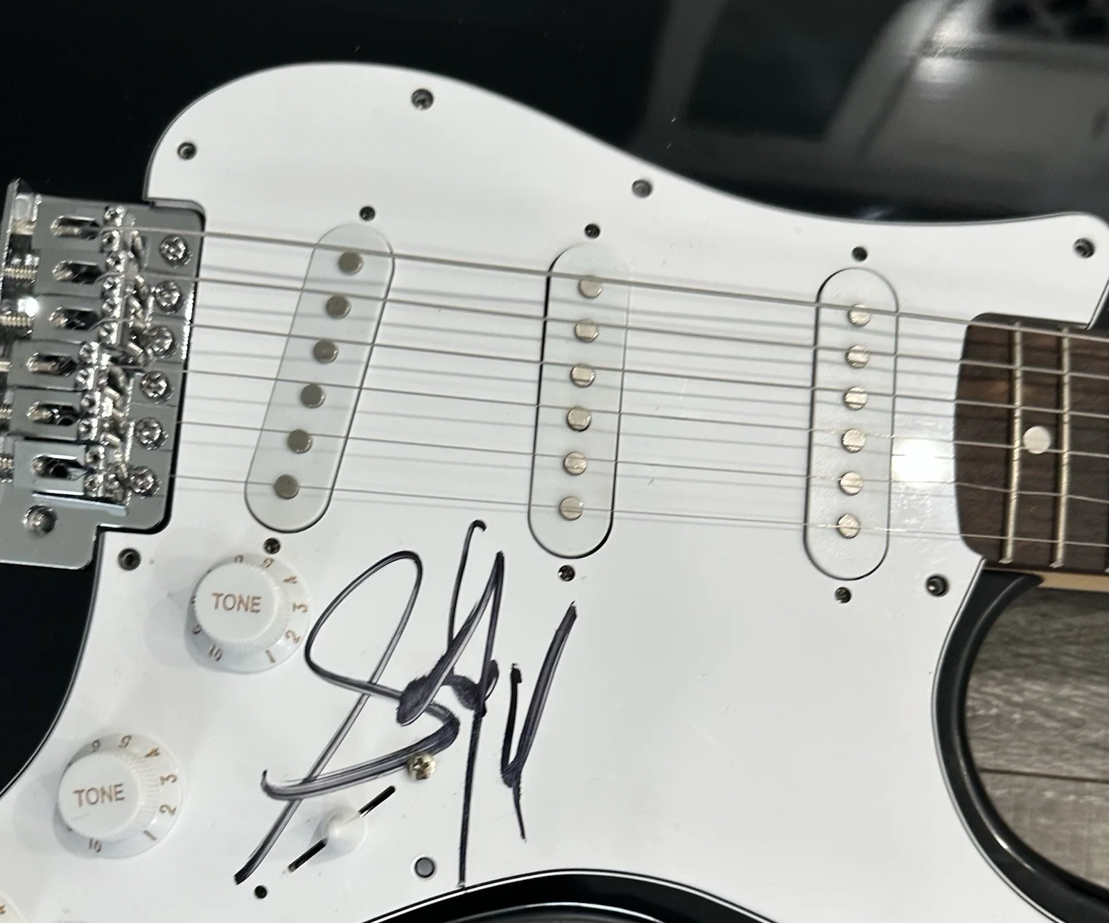 Aerosmith Signed Guitar Steven Tyler Autographed Guitar JSA Certified, image 2
