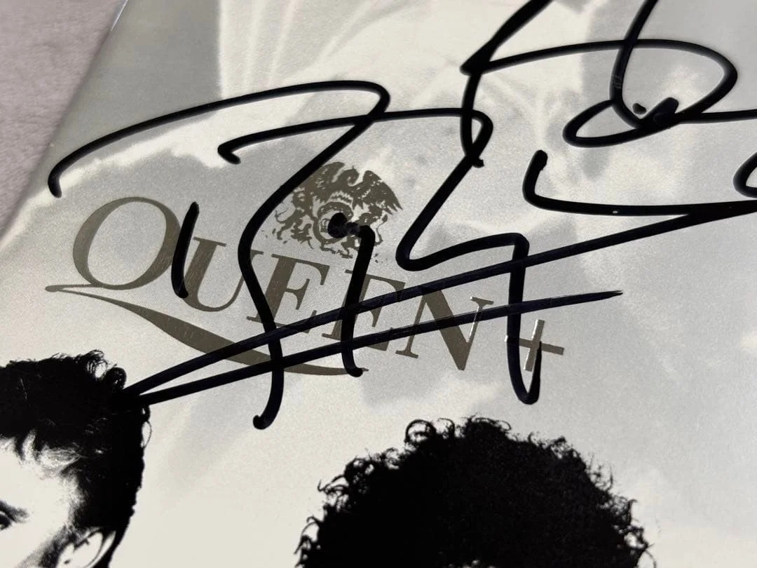 Queen Greatest Hits III Autographed CD Brian May Roger Taylor Signed Import, image 4