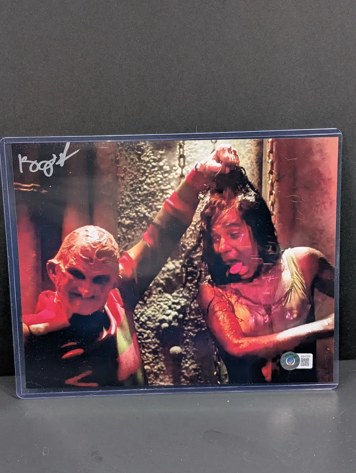Kelly Jo Minter — Kelly Jo Minter Autograph in Nightmare On Elm Street 5 Photo 8x10 Beckett COA