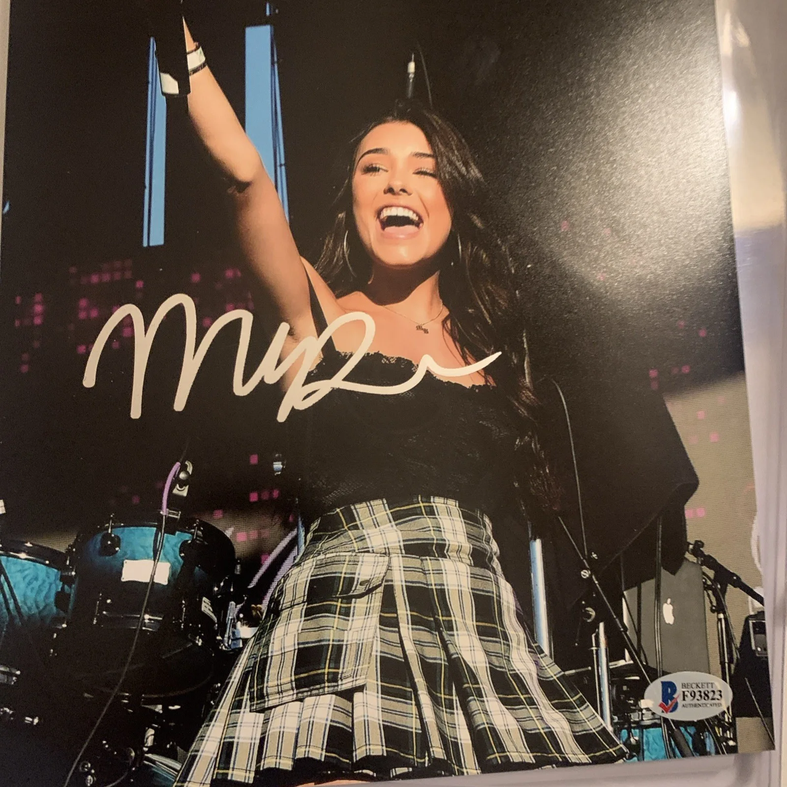 Madison Beer Sexy Signed Auto 8x10 PHOTO Beckett BAS COA, изображение 2