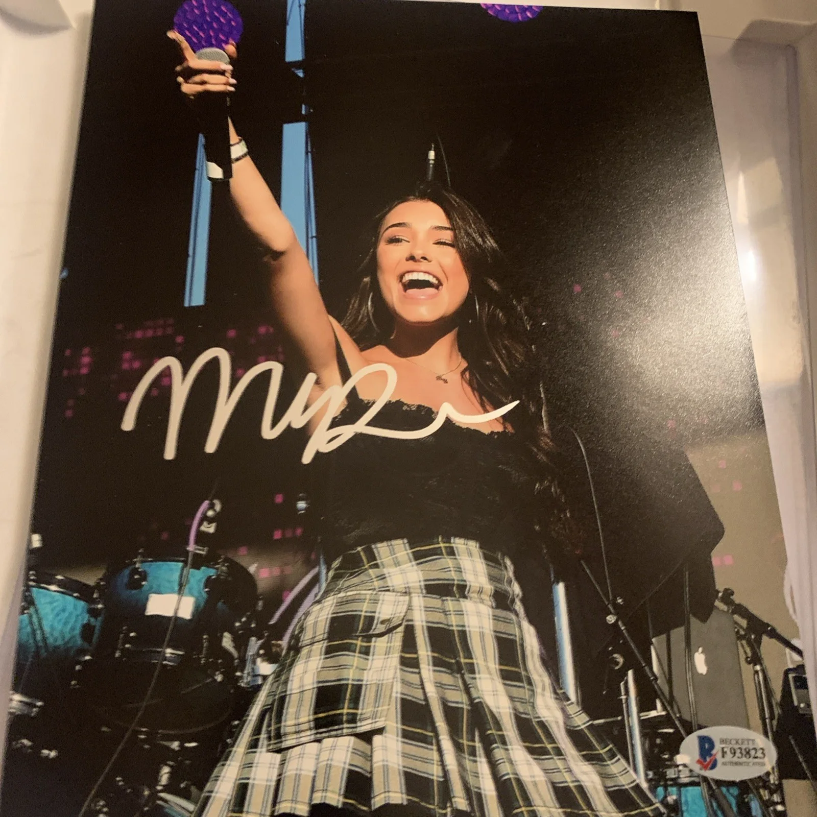 Madison Beer Sexy Signed Auto 8x10 PHOTO Beckett BAS COA, изображение 4