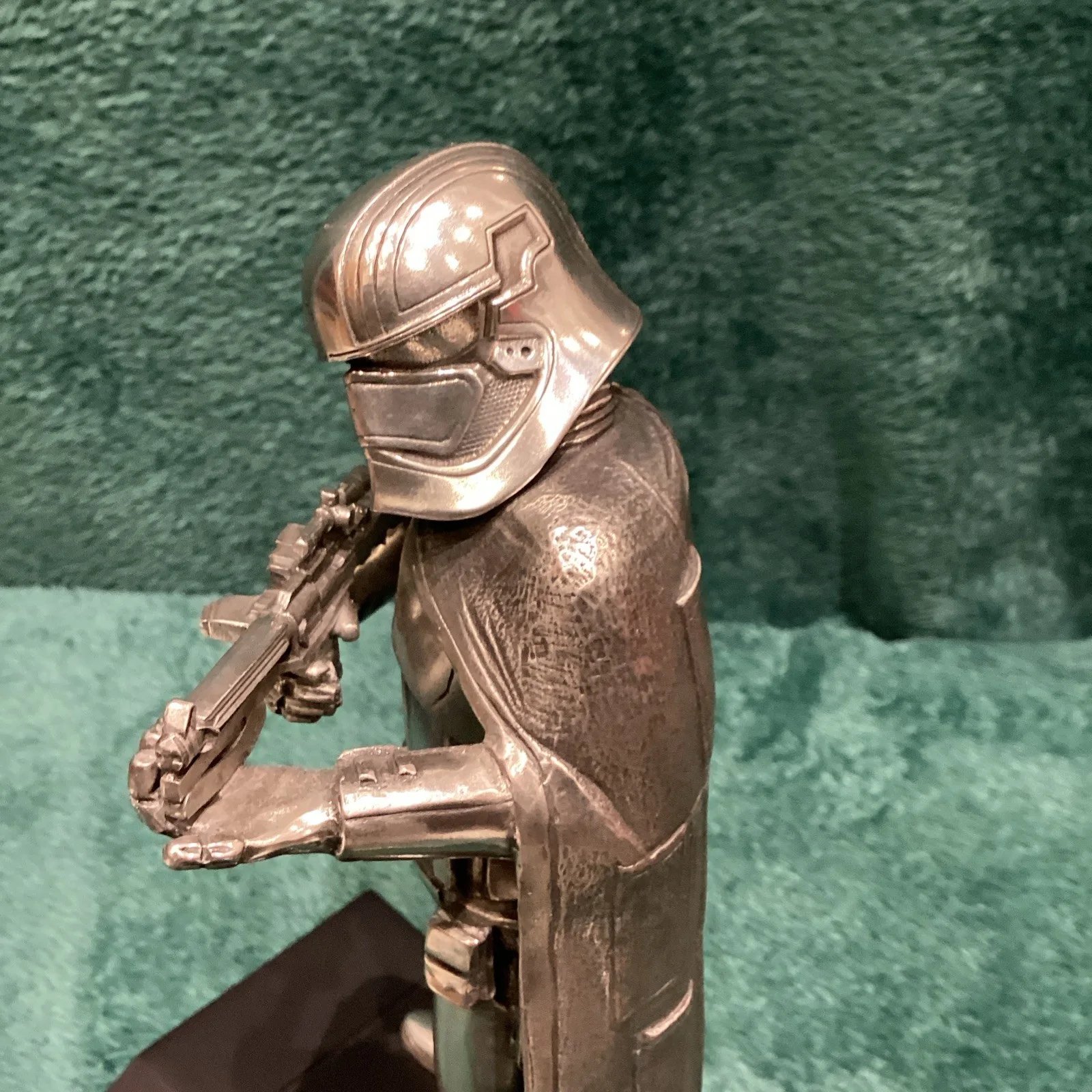 Royal Selangor Star Wars Captain Phasma Limited Edition Figurine, image 2