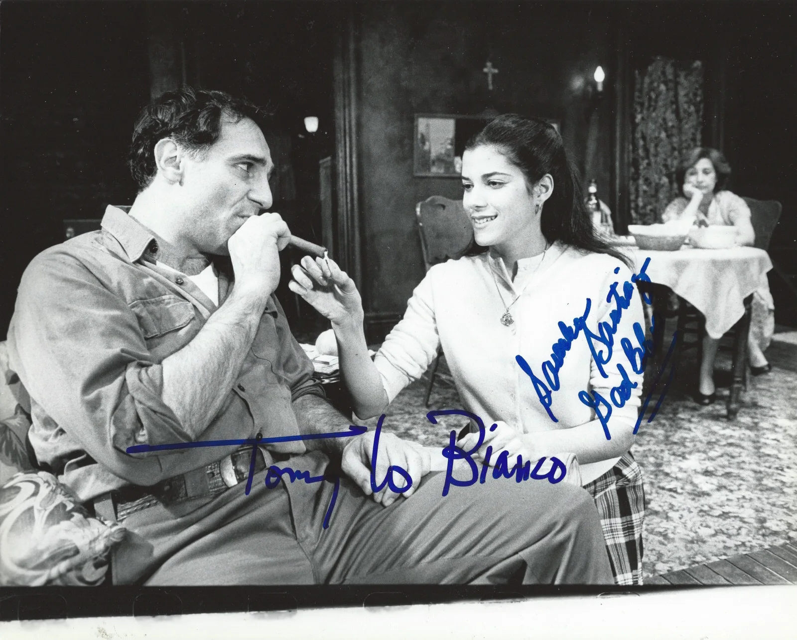 Tony Lo Bianco & Saundra Santiago — Tony Lo Bianco & Saundra Santiago signed A View 8X10 Original Still Photo