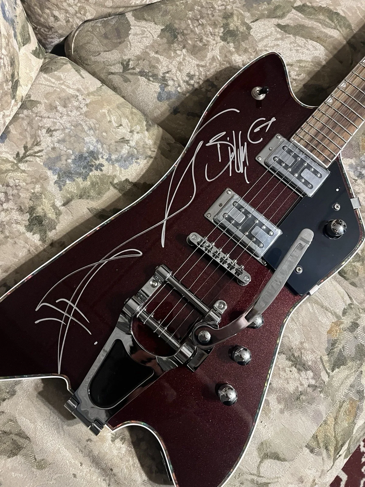 Billy Gibbons ZZ Top *SHARP DRESSED MAN* Signed Guitar, image 2