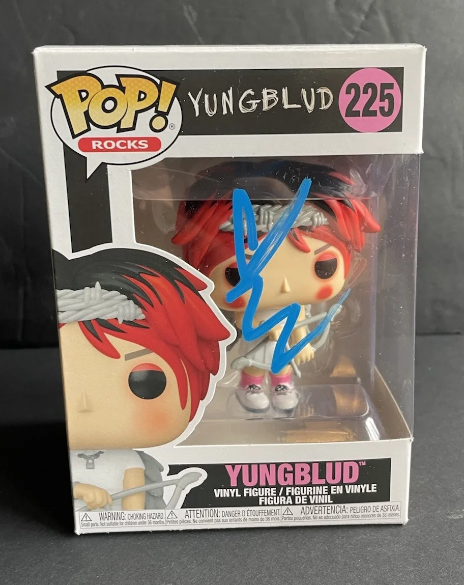 Yungblud Signed Funko Pop Rocks 225 Rare, image 2