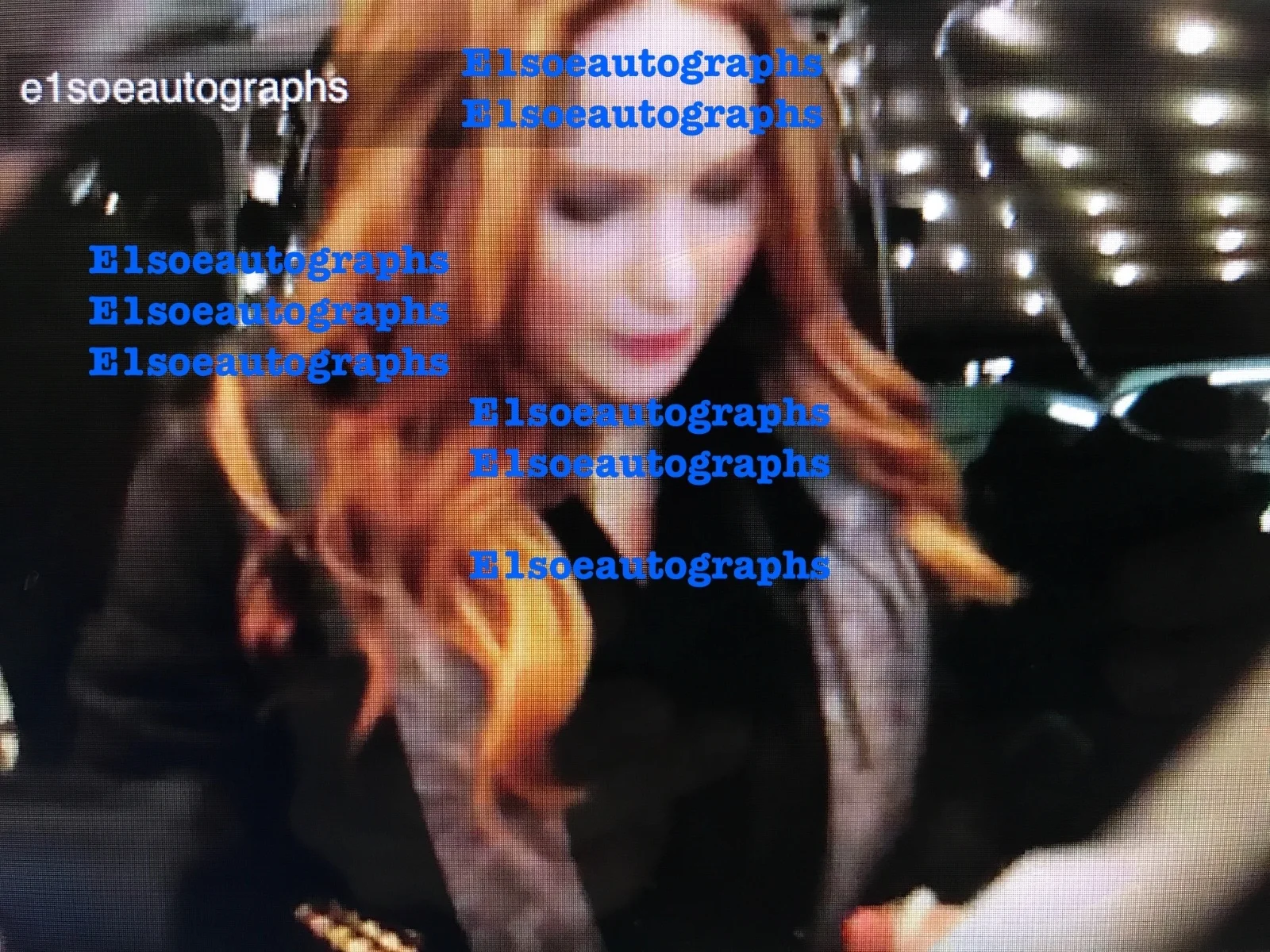 Jennifer Lawrence — Jennifer Lawrence signed Winter's Bone 8x10 photo - In Person Proof, image 2