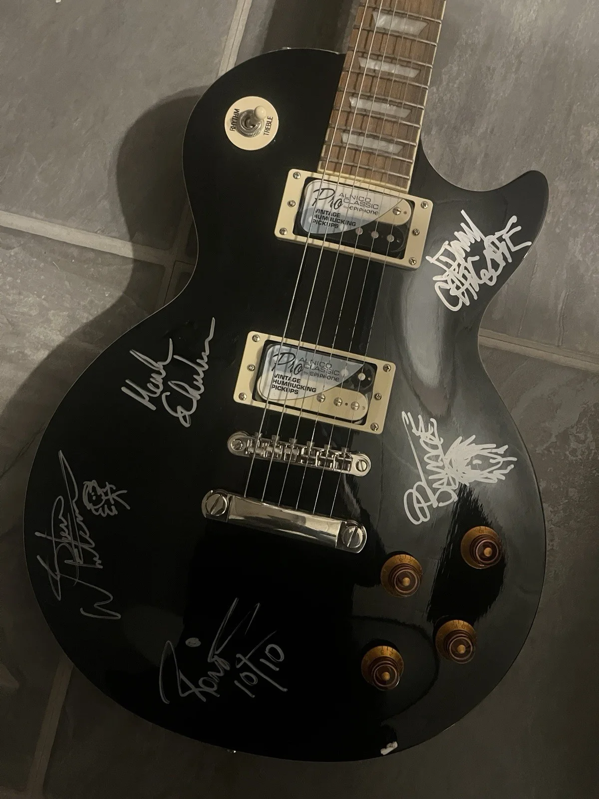 Kix *DON’T CLOSE YOUR EYES” Signed Les Paul Guitar, image 2