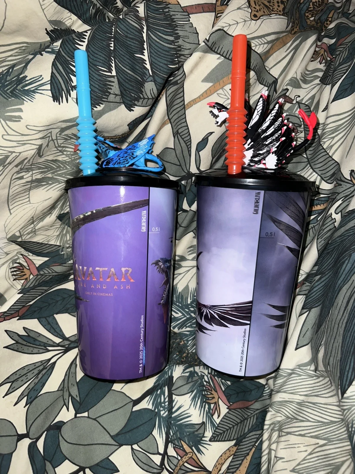 Set of 2 Limited Edition New Unused Avatar : Fire and Ash Cinema Cups & Toppers, изображение 2