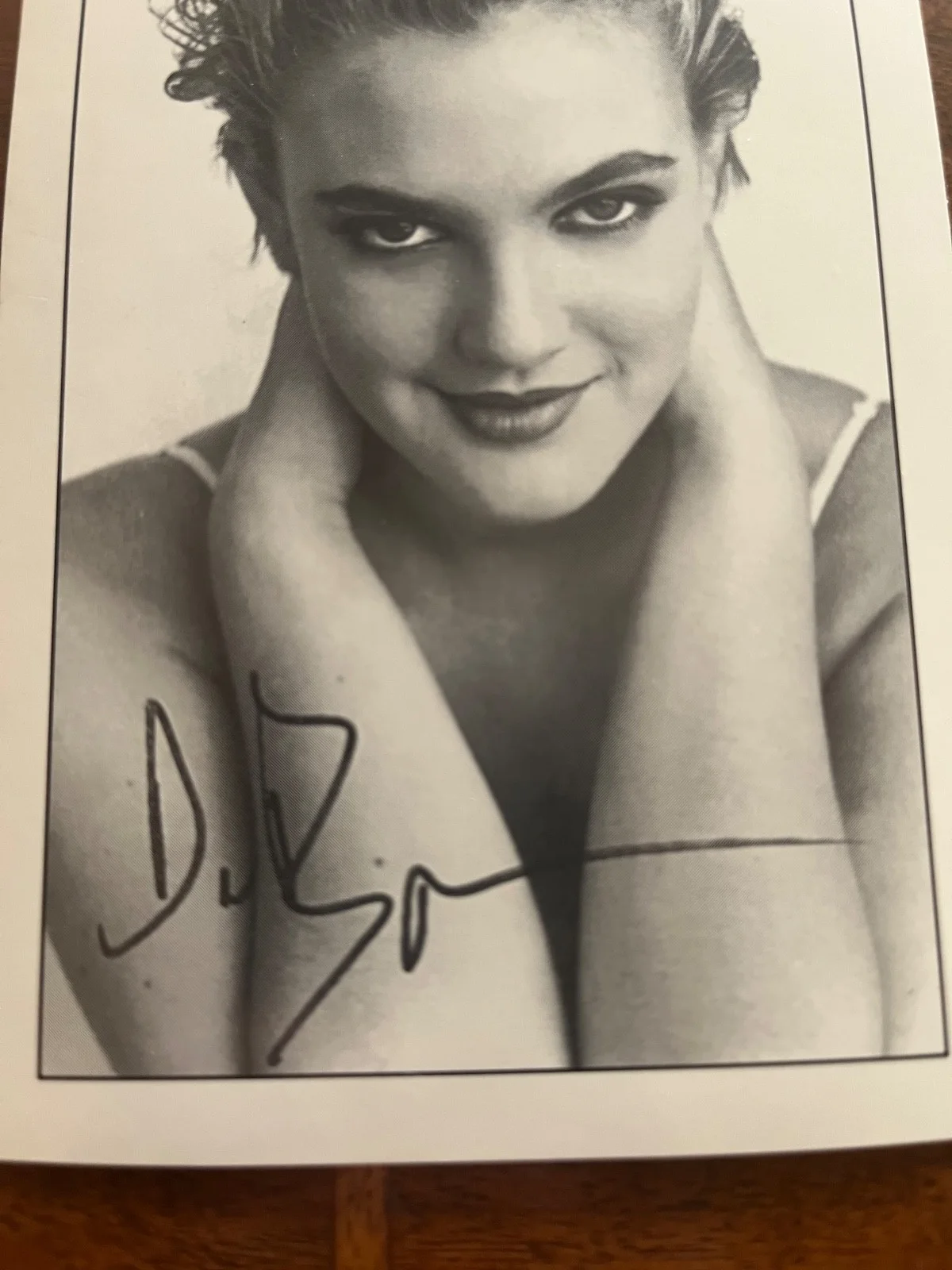 Drew Barrymore — Drew Barrymore signed autograph post card photo, image 2