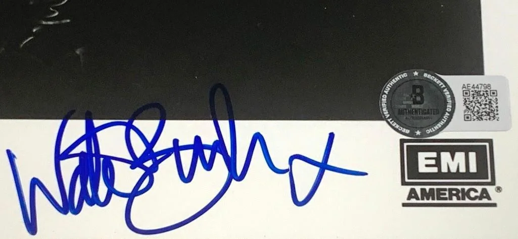 Kate Bush Signed Vintage 10" x 8" Promo Photo (Beckett/BAS Authentication), image 2