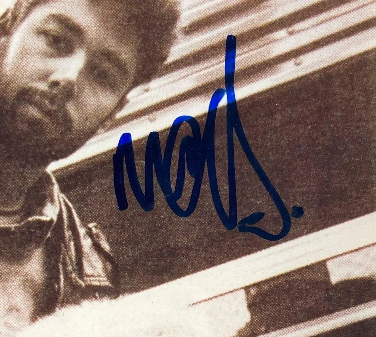 The Beastie Boys Fully Group Signed 10" x 8" Photo (3 Sigs) (Beckett/BAS Auth.), изображение 4