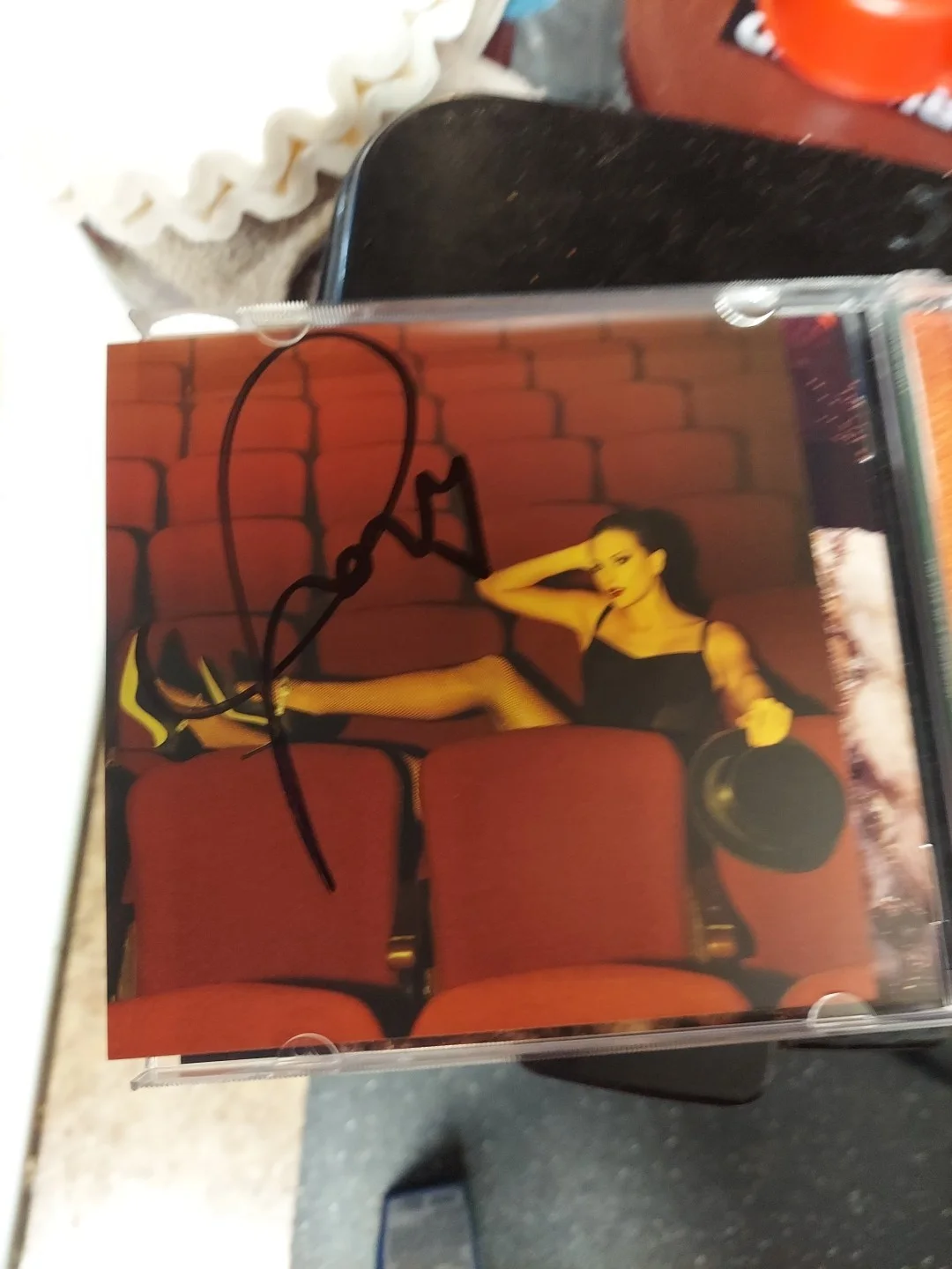 Taylor Swift The Life of a Showgirl Signed CD #4, изображение 2