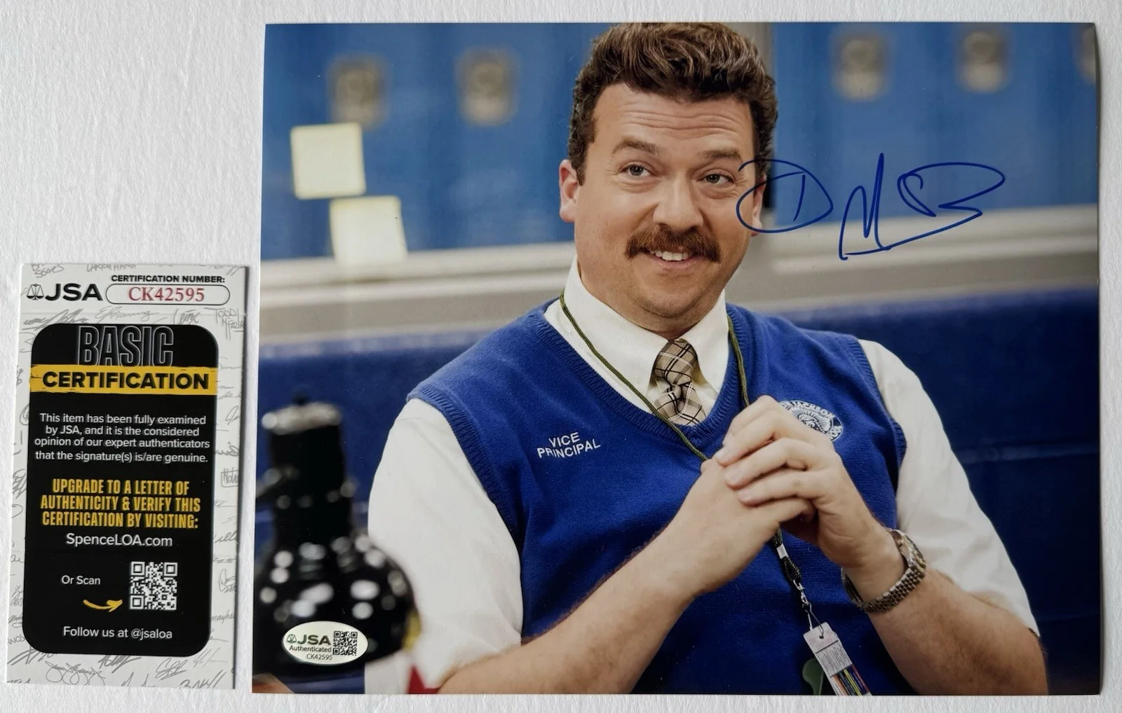 DANNY MCBRIDE — DANNY MCBRIDE HAND SIGNED AUTOGRAPH 'VICE PRINCIPALS' 8X10 PHOTO +JSA COA, изображение 2