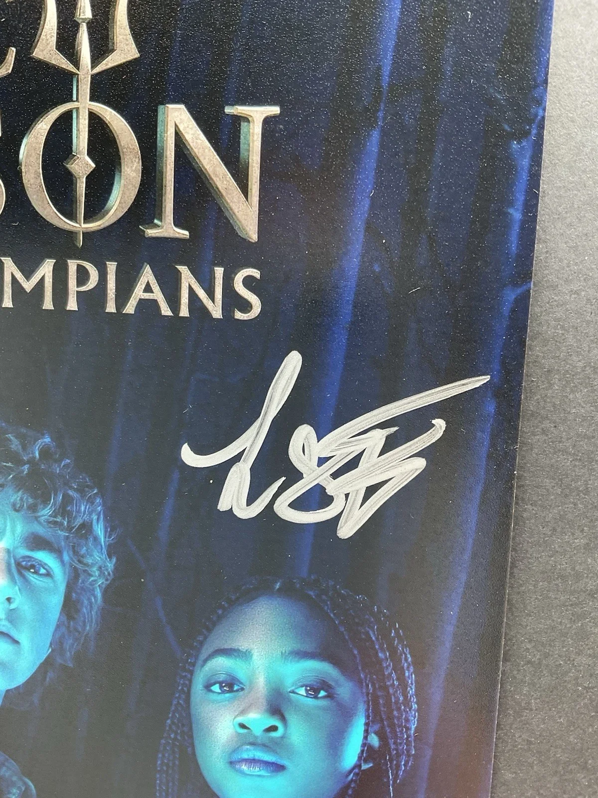 Leah Sava Jeffries — Leah Jeffries signed 8x10 Percy Jackson signed 8x10 ACOA Leah Sava Jeffries auto, изображение 2