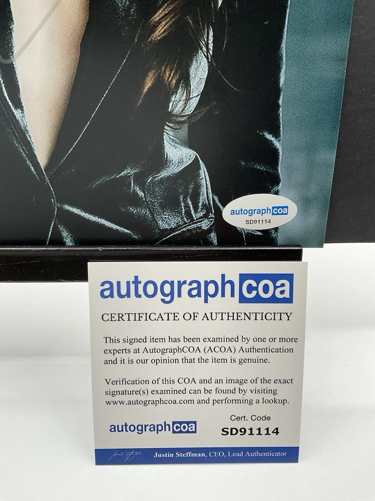 Sophie Skelton — Sophie Skelton signed 8x10 ACOA Outlander signed 8x10 Sophie Skelton auto photo, изображение 3