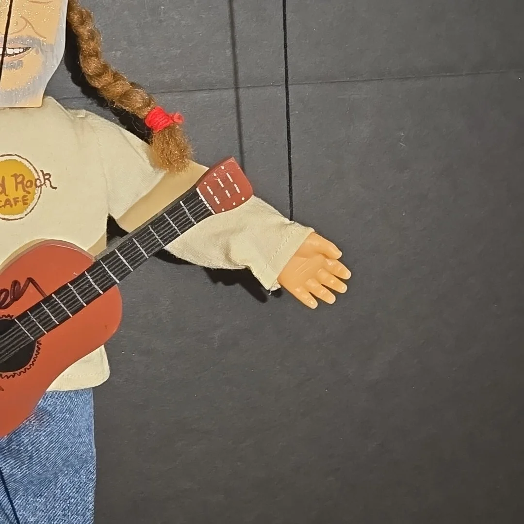 Willie Nelson Signed Autographed Puppet NO COA Hard Rock Cafe 1999, image 5